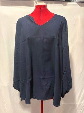 Relaxed V-Neck Tunic Top in Navy